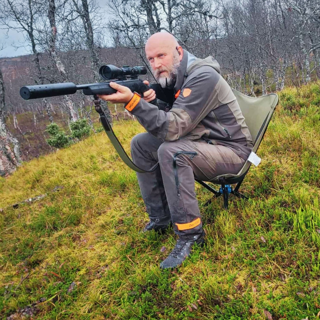 Lett og stødig turstol med ryggstø.